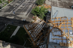 Ուժեղ քամու հետևանքները կրթահամալիրում
